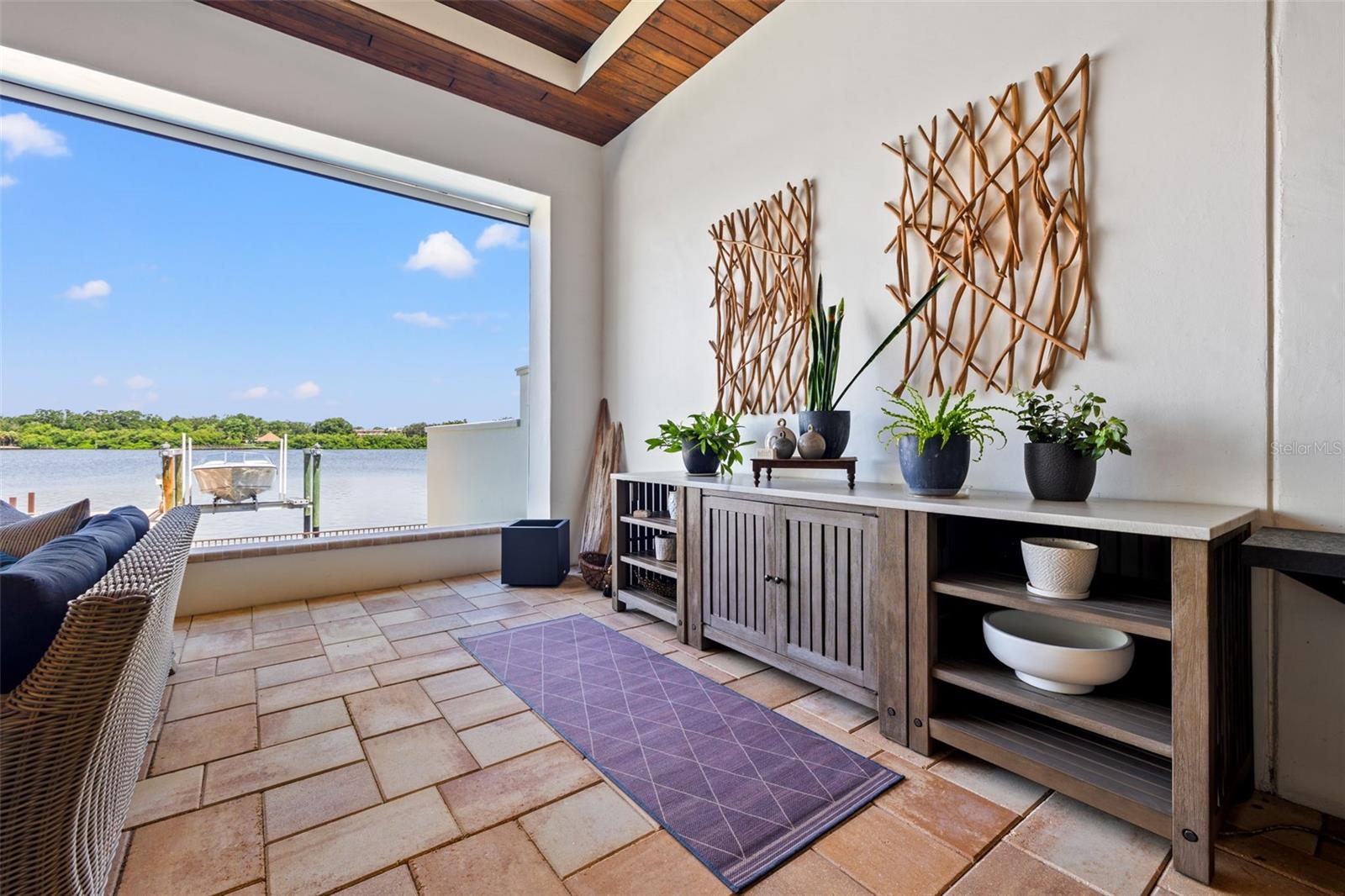 1210 MONTEREY Blvd ST PETERSBURG, FL 33704