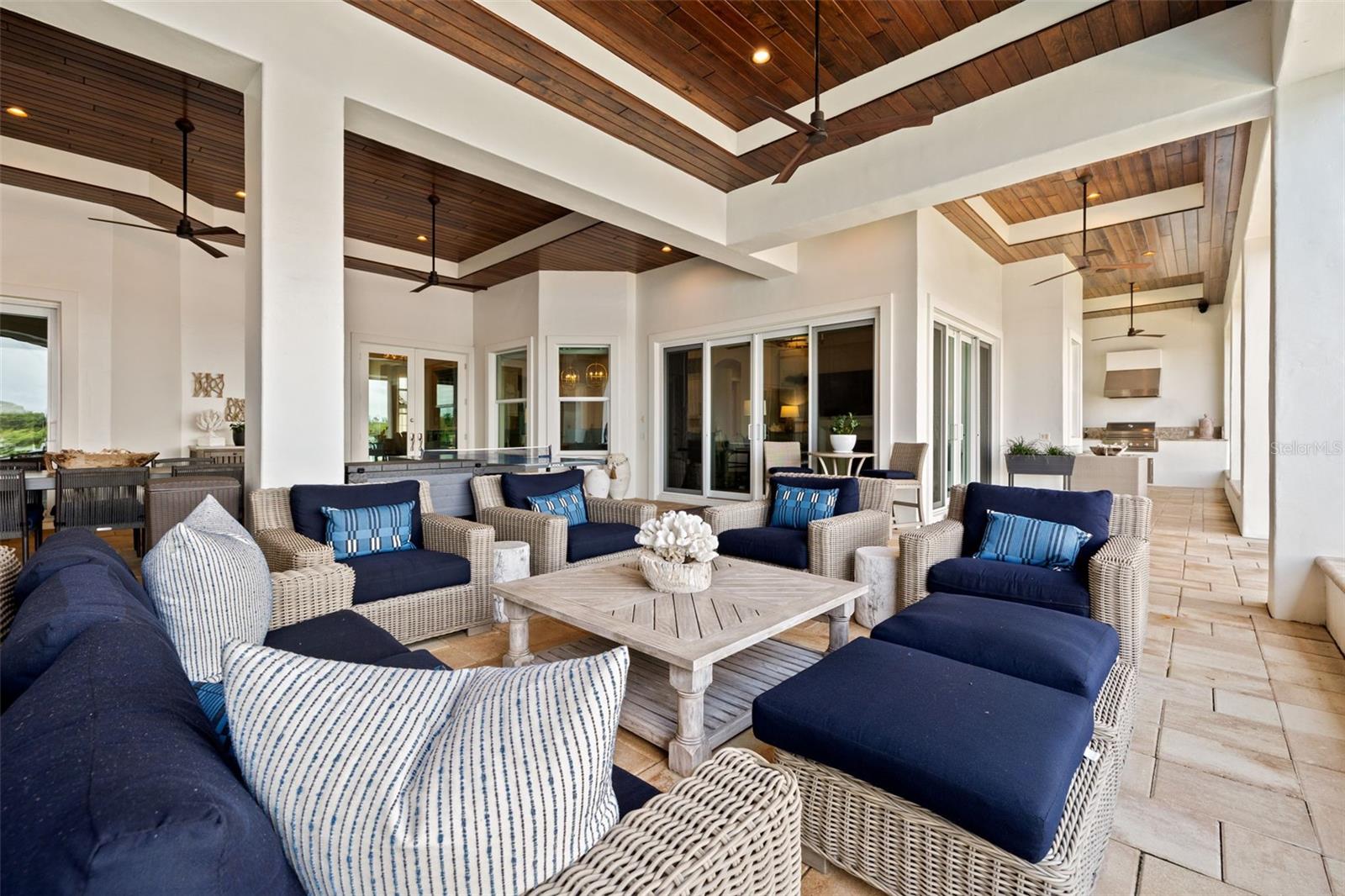 1210 MONTEREY Blvd ST PETERSBURG, FL 33704