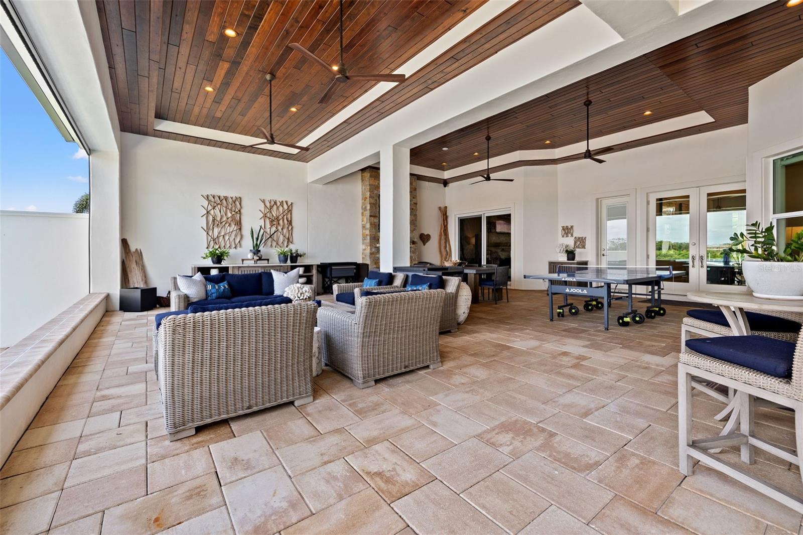 1210 MONTEREY Blvd ST PETERSBURG, FL 33704