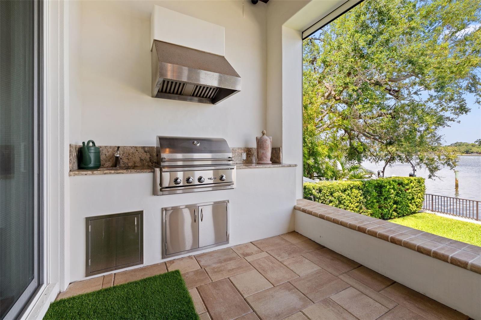 1210 MONTEREY Blvd ST PETERSBURG, FL 33704