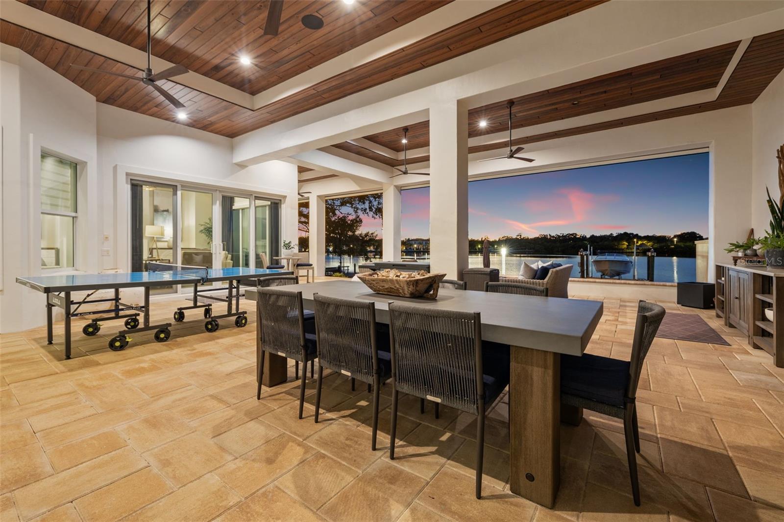 1210 MONTEREY Blvd ST PETERSBURG, FL 33704