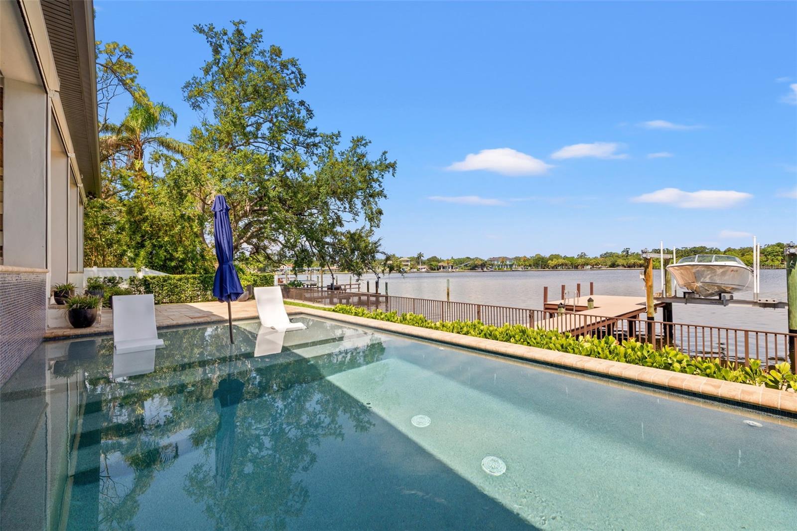 1210 MONTEREY Blvd ST PETERSBURG, FL 33704