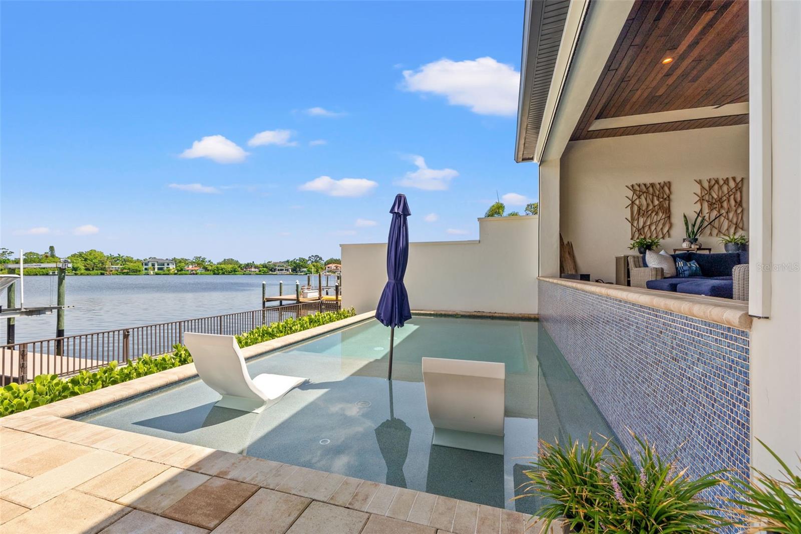 1210 MONTEREY Blvd ST PETERSBURG, FL 33704