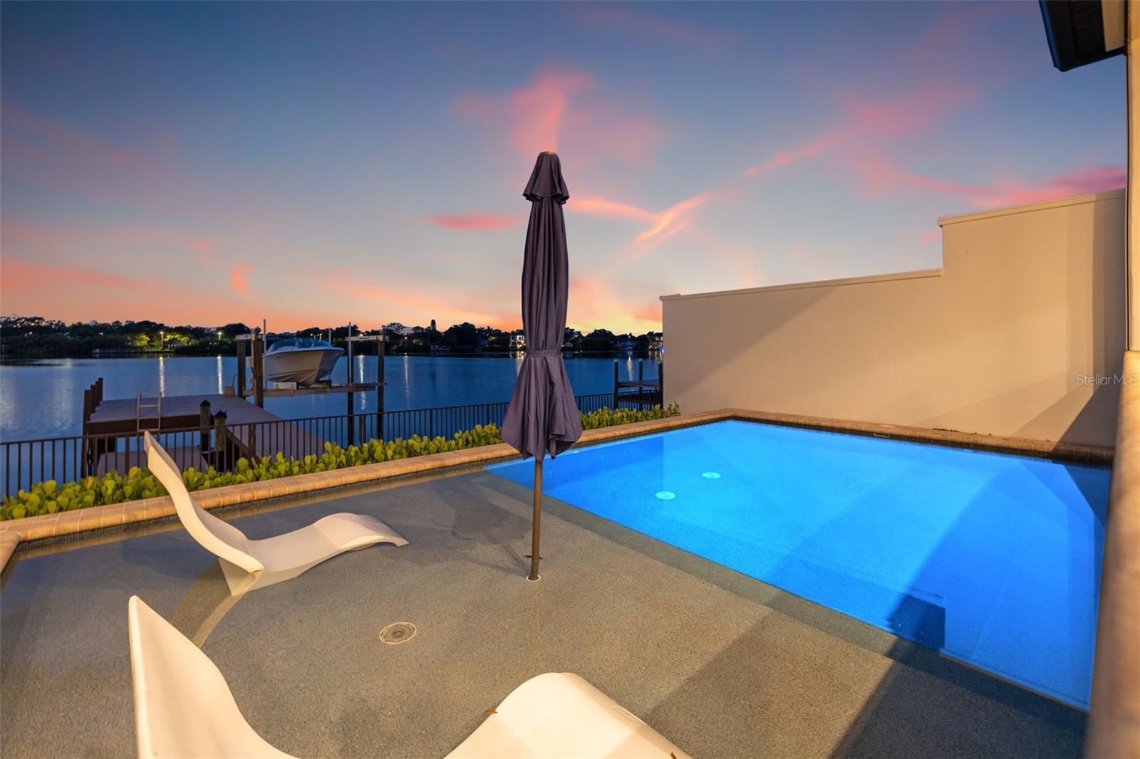 1210 MONTEREY Blvd ST PETERSBURG, FL 33704