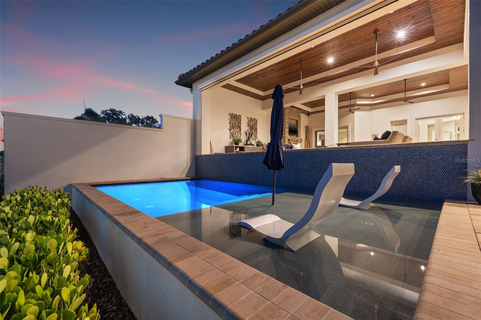 1210 MONTEREY Blvd ST PETERSBURG, FL 33704