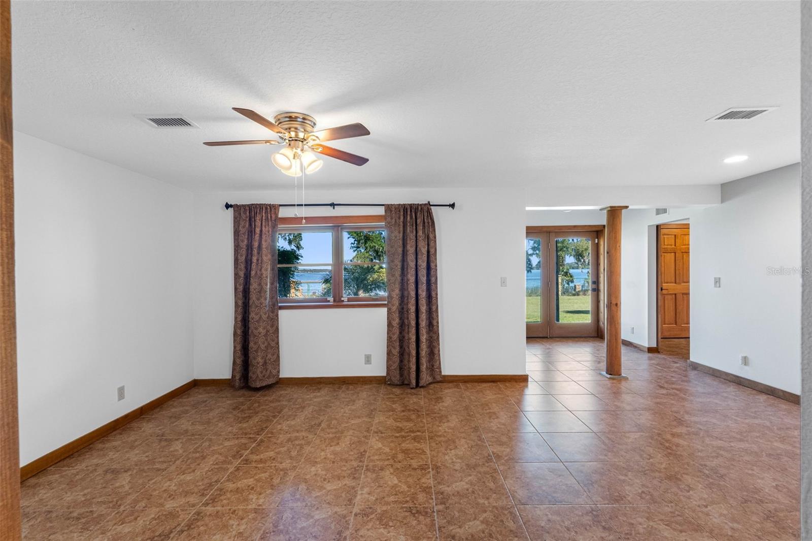 11401 THONOTOSASSA Rd THONOTOSASSA, FL 33592