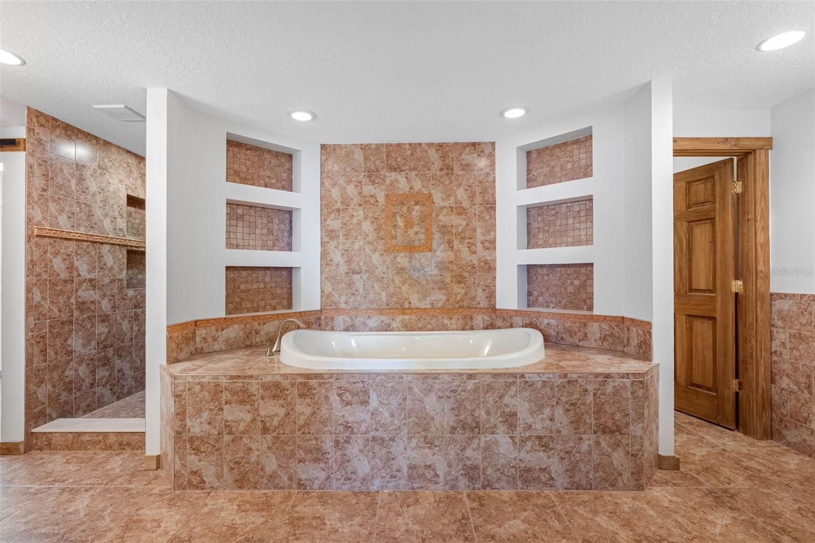 11401 THONOTOSASSA Rd THONOTOSASSA, FL 33592