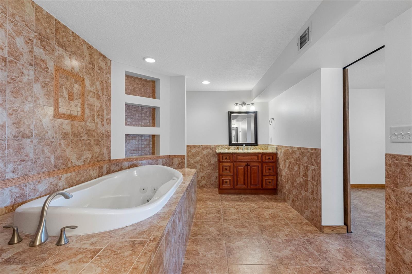 11401 THONOTOSASSA Rd THONOTOSASSA, FL 33592