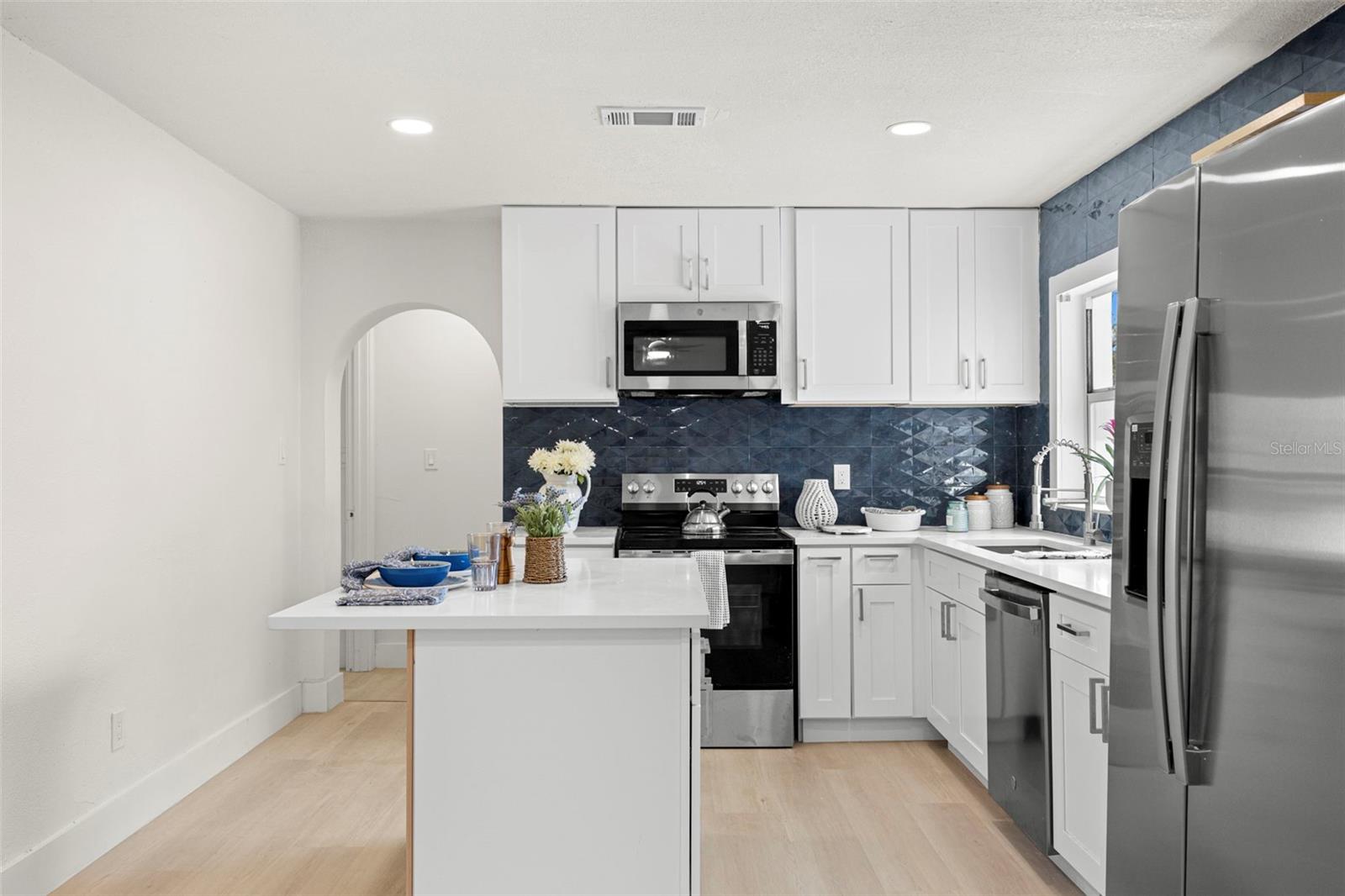 2221 Ter Dr CLEARWATER, FL 33765