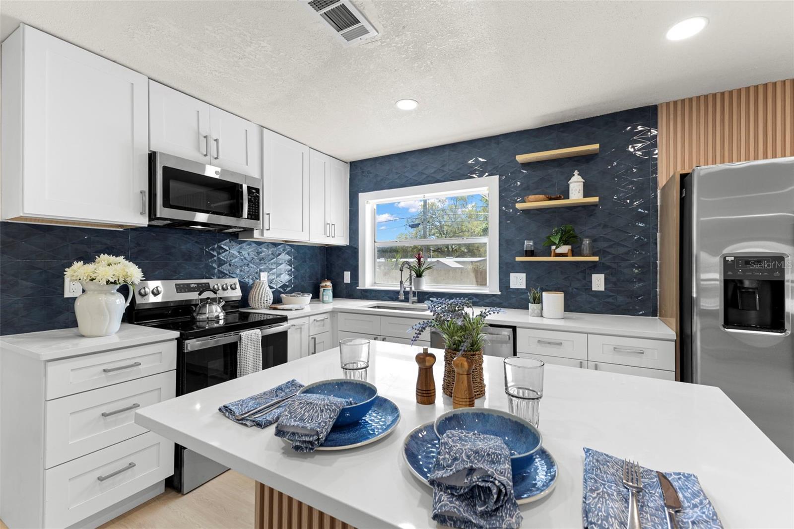 2221 Ter Dr CLEARWATER, FL 33765