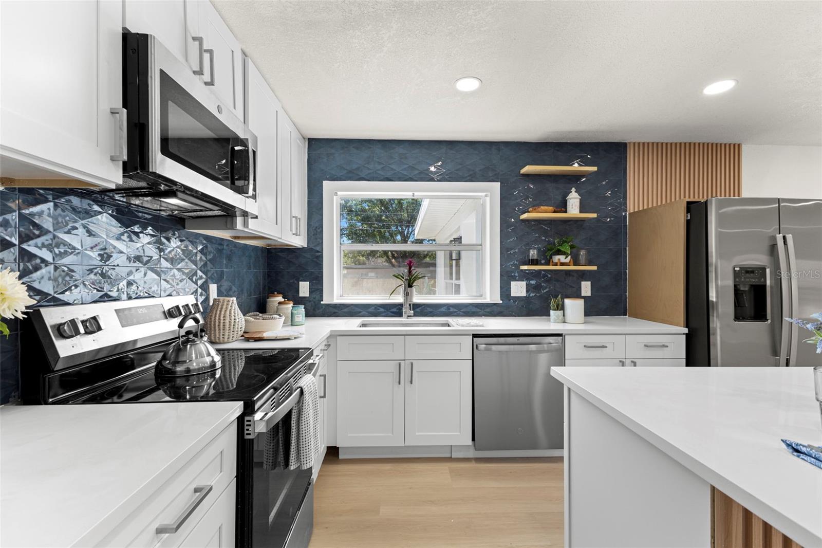 2221 Ter Dr CLEARWATER, FL 33765