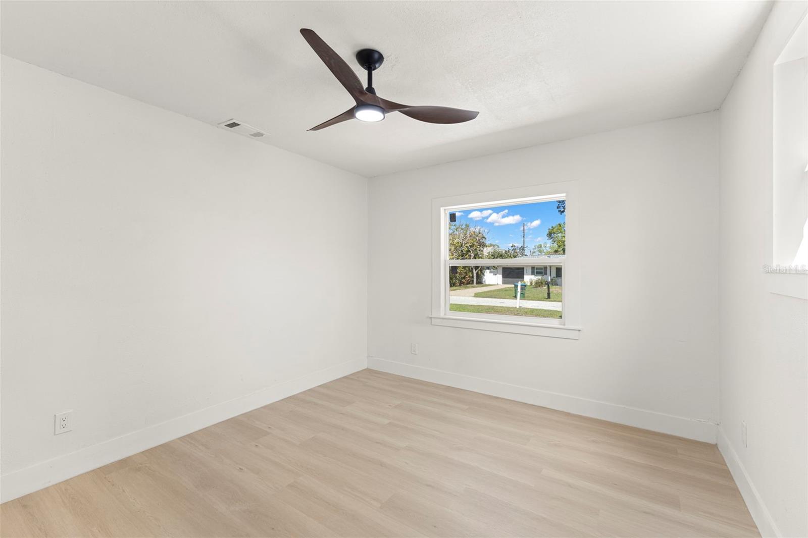 2221 Ter Dr CLEARWATER, FL 33765