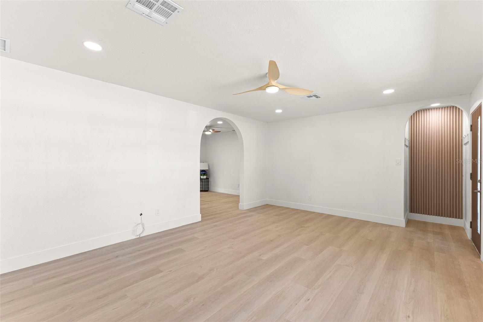 2221 Ter Dr CLEARWATER, FL 33765