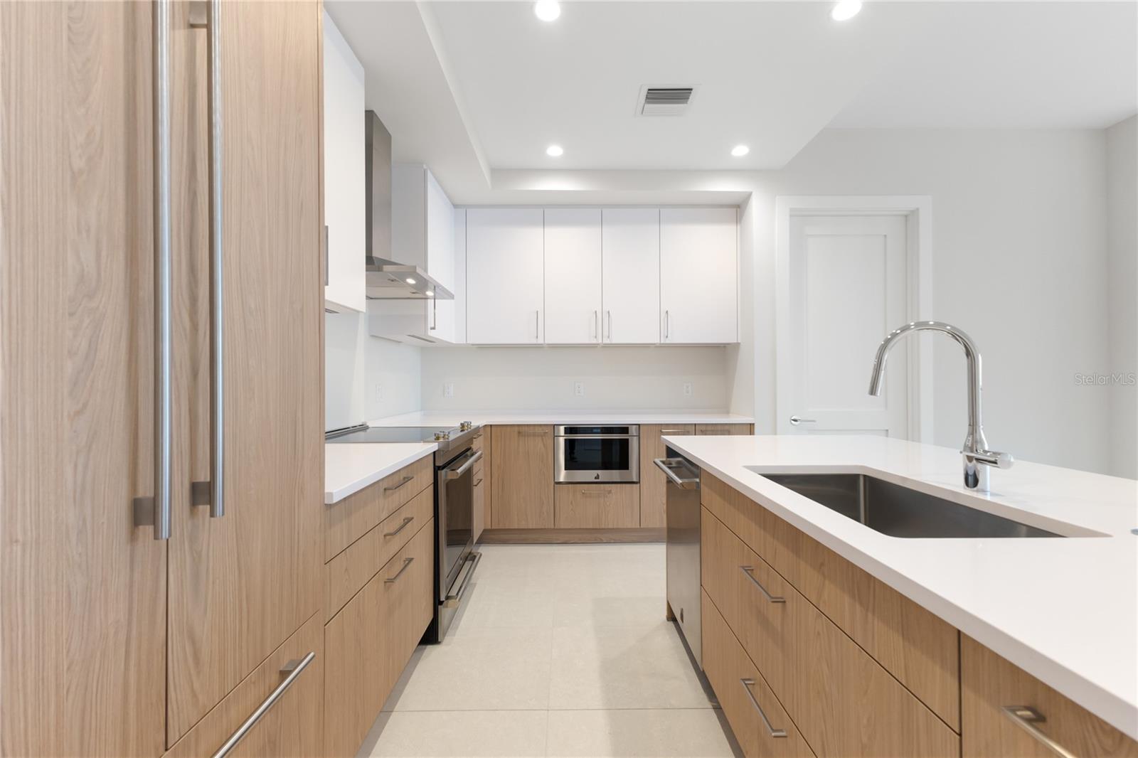 275 1ST Ave #1407 ST PETERSBURG, FL 33701