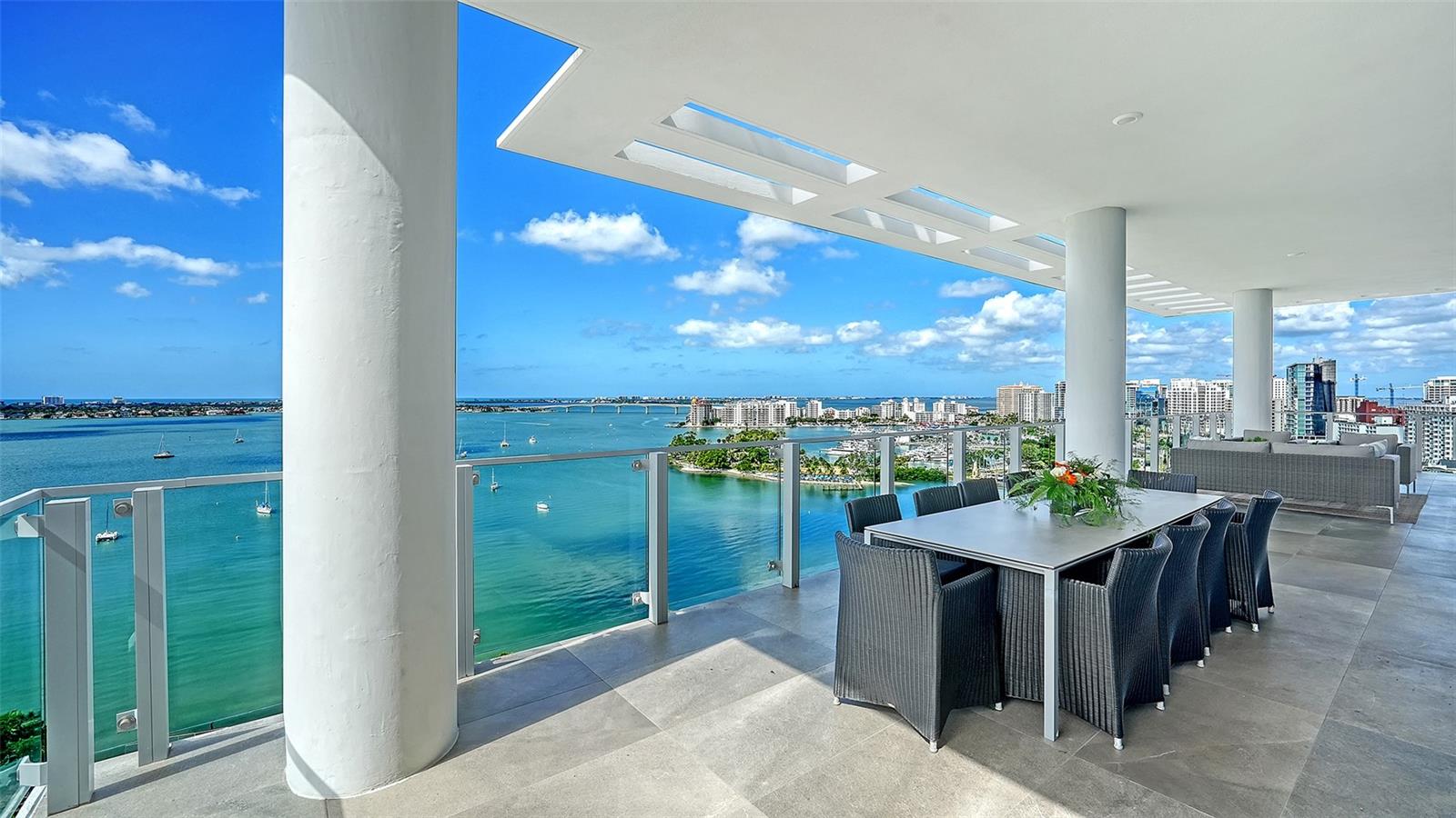 605 S GULFSTREAM Ave #12 SARASOTA, FL 34236