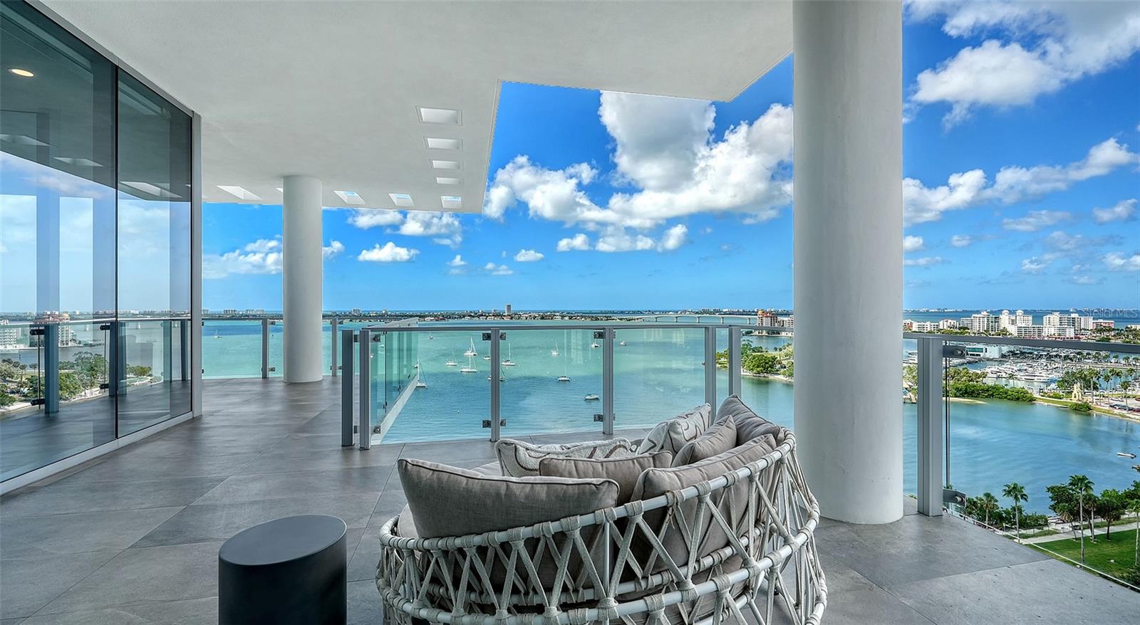 605 S GULFSTREAM Ave #12 SARASOTA, FL 34236