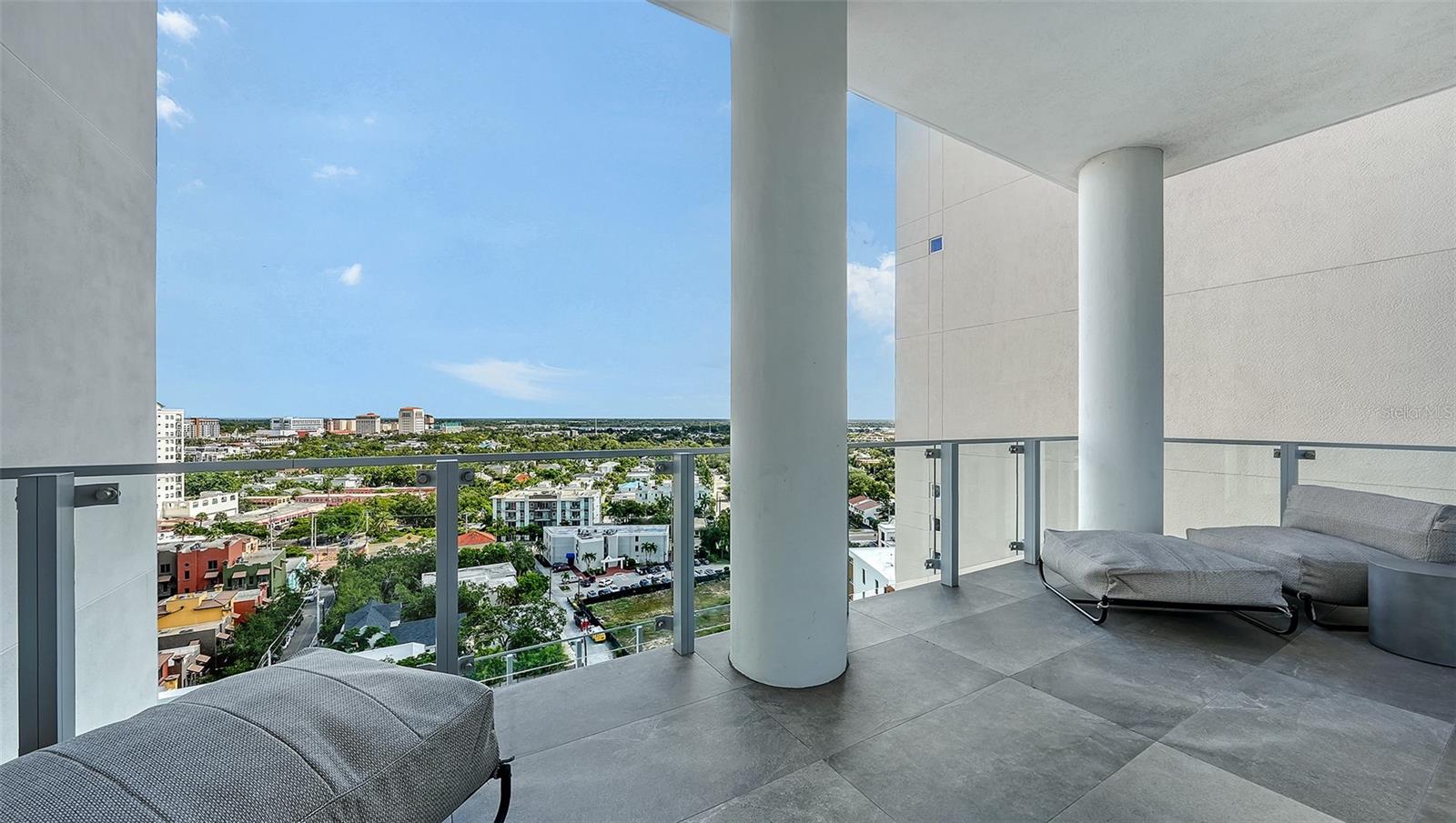 605 S GULFSTREAM Ave #12 SARASOTA, FL 34236