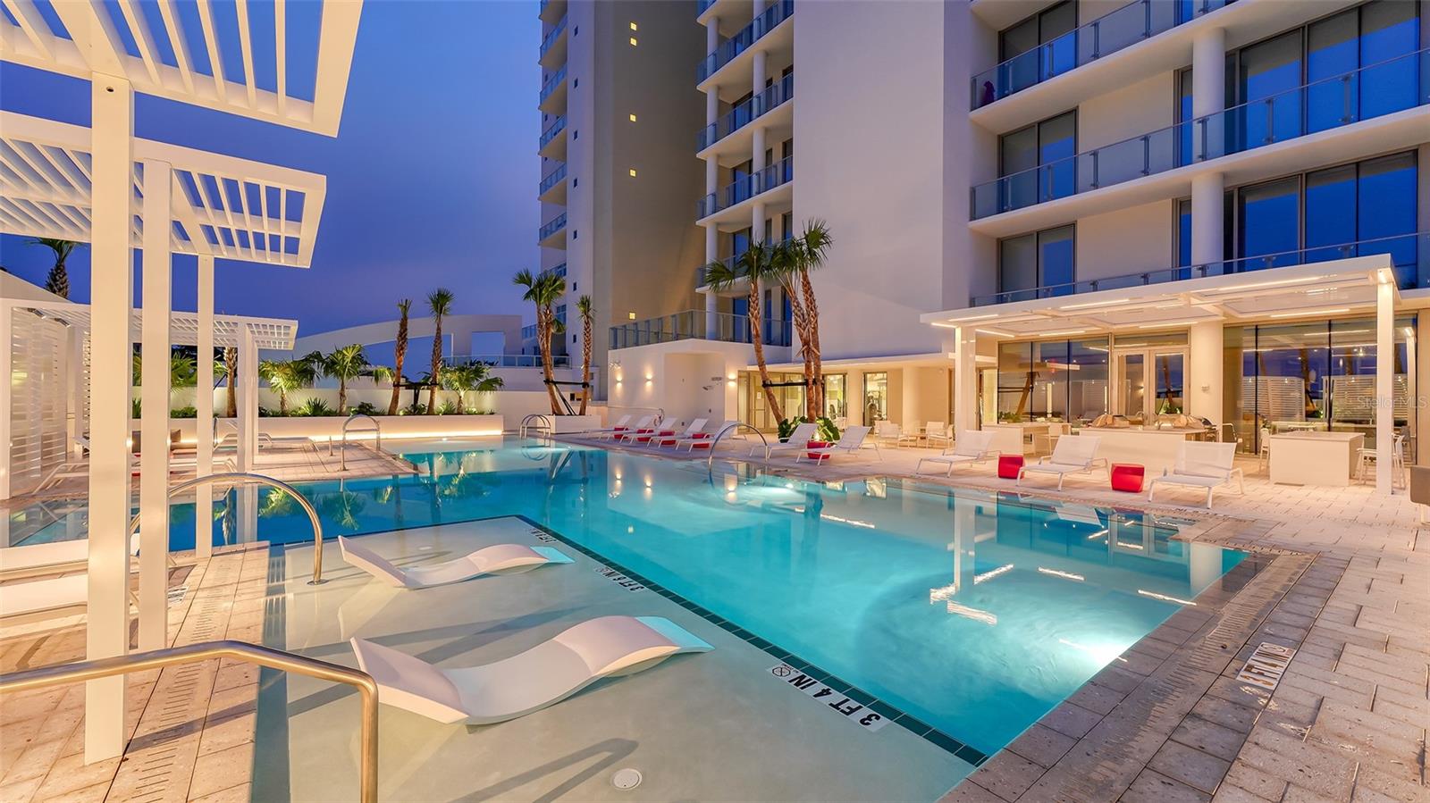 605 S GULFSTREAM Ave #12 SARASOTA, FL 34236