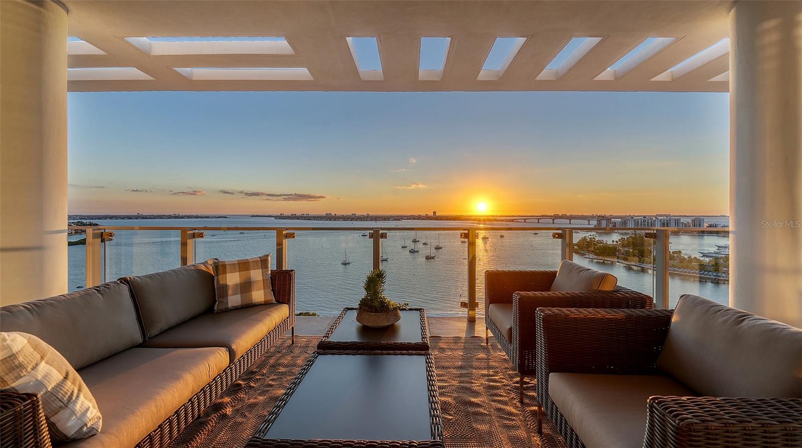 605 S GULFSTREAM Ave #12 SARASOTA, FL 34236