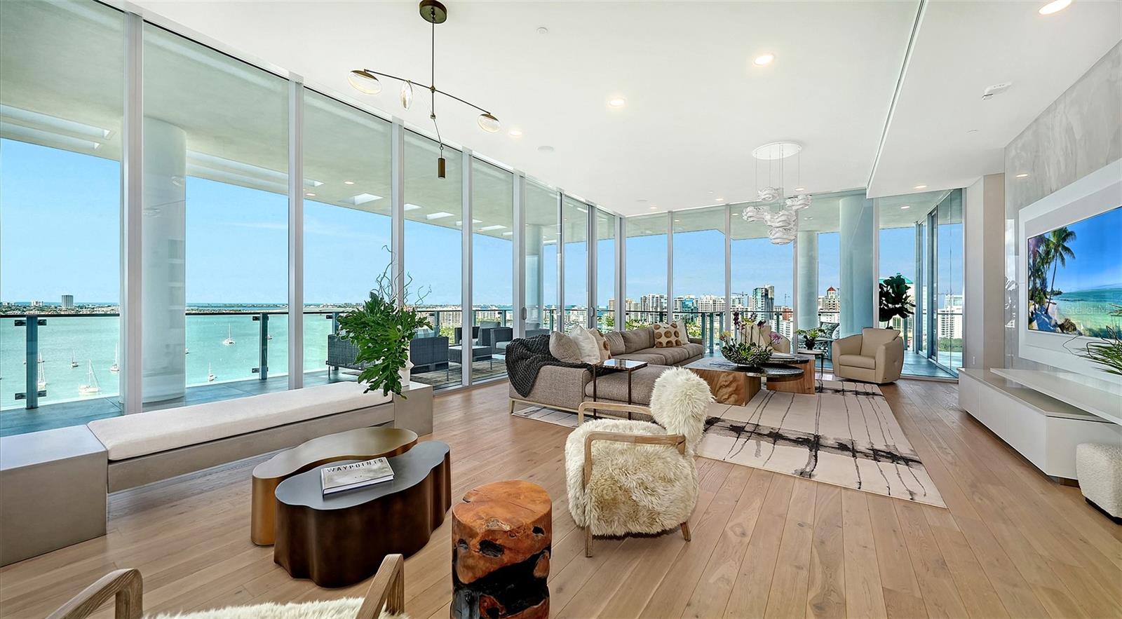 605 S GULFSTREAM Ave #12 SARASOTA, FL 34236