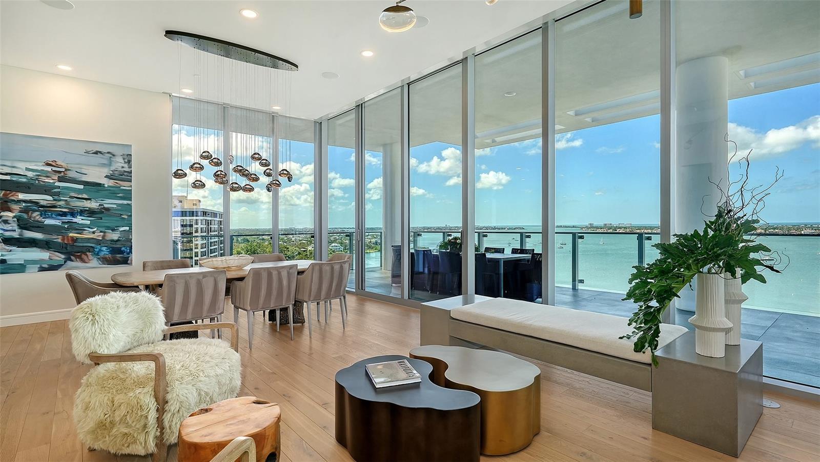 605 S GULFSTREAM Ave #12 SARASOTA, FL 34236