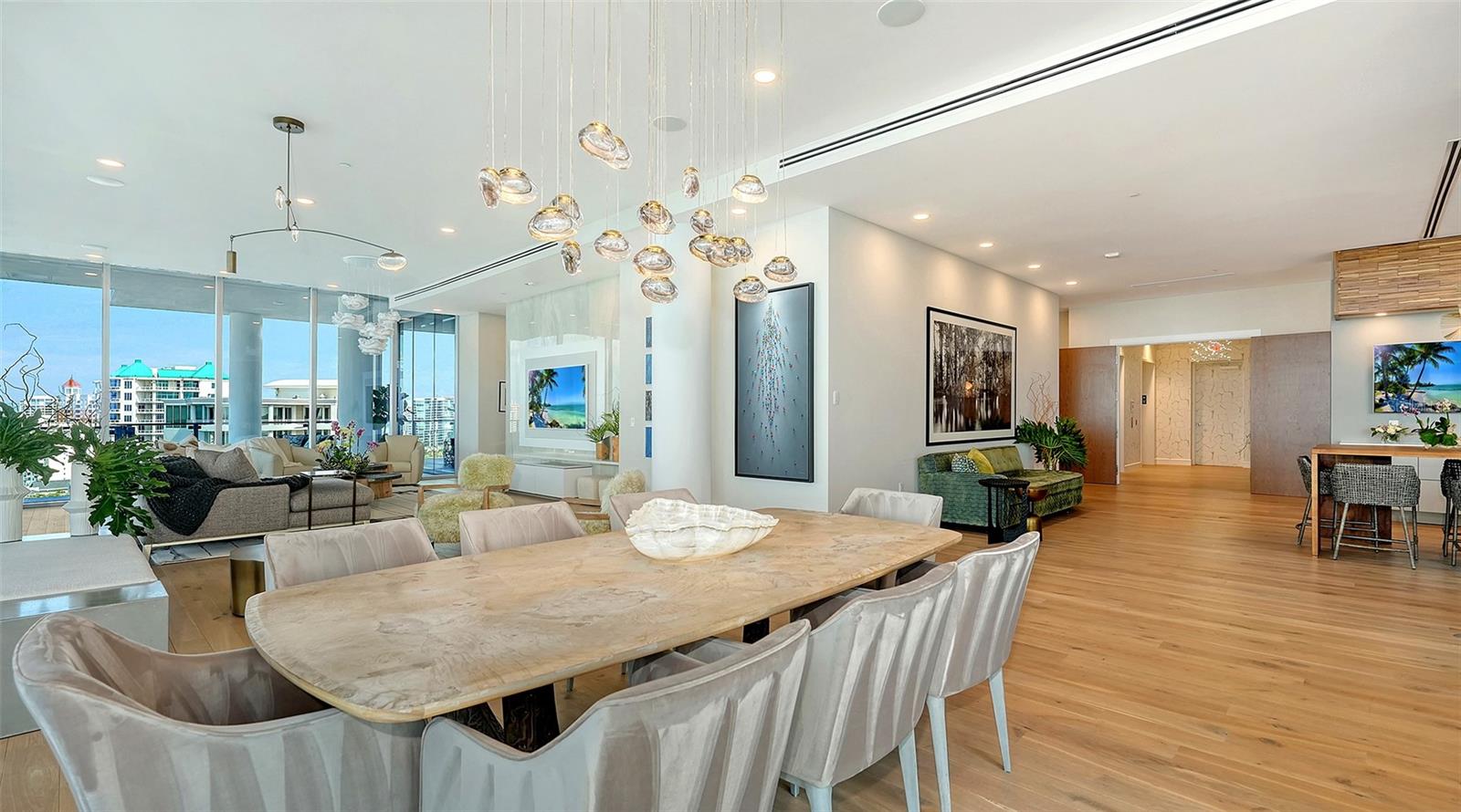 605 S GULFSTREAM Ave #12 SARASOTA, FL 34236