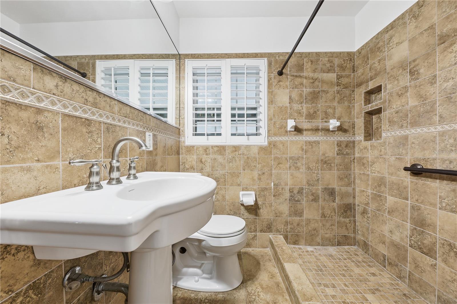 2503 JAMIE Cir ORLANDO, FL 32803