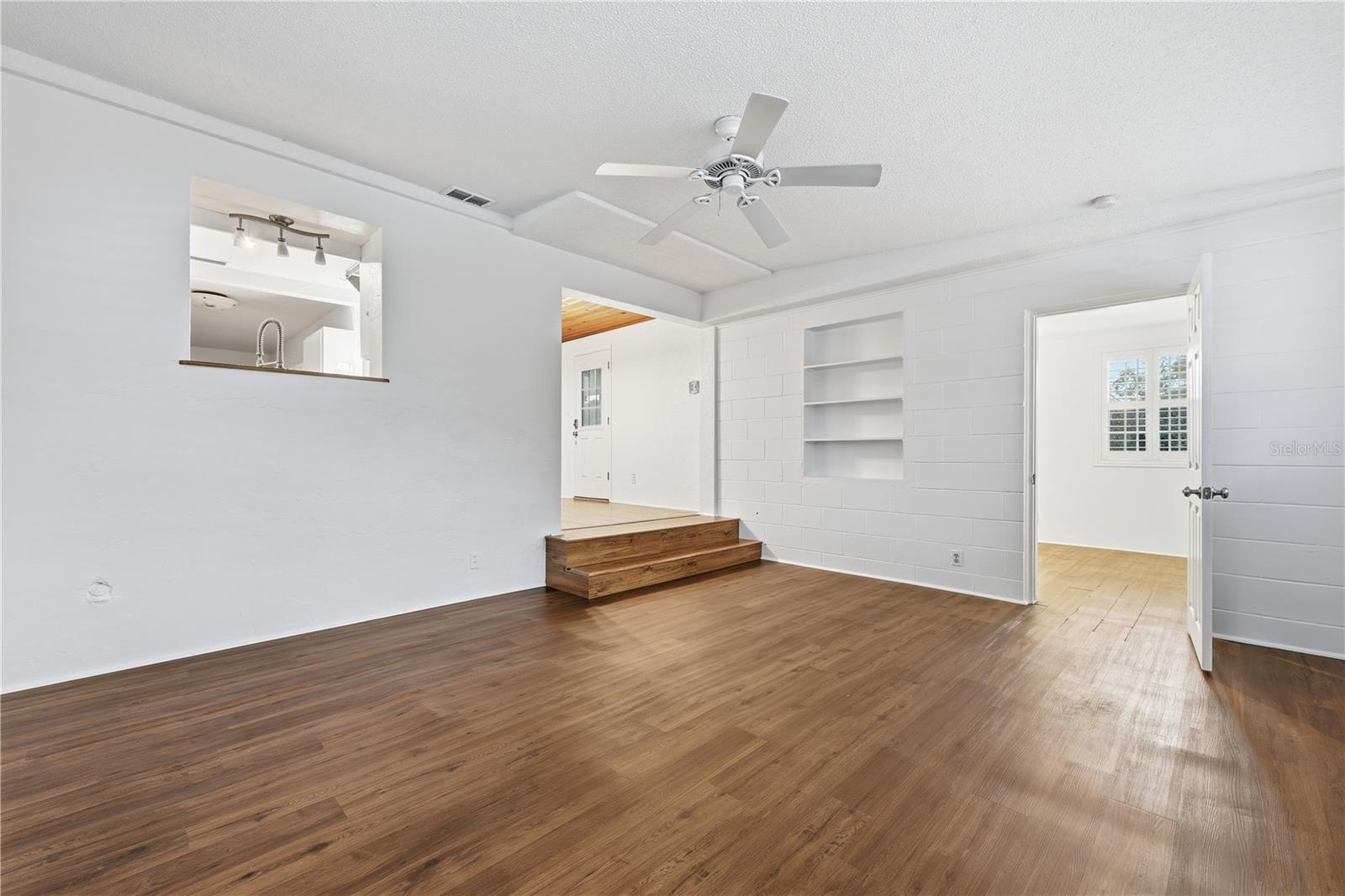 2503 JAMIE Cir ORLANDO, FL 32803