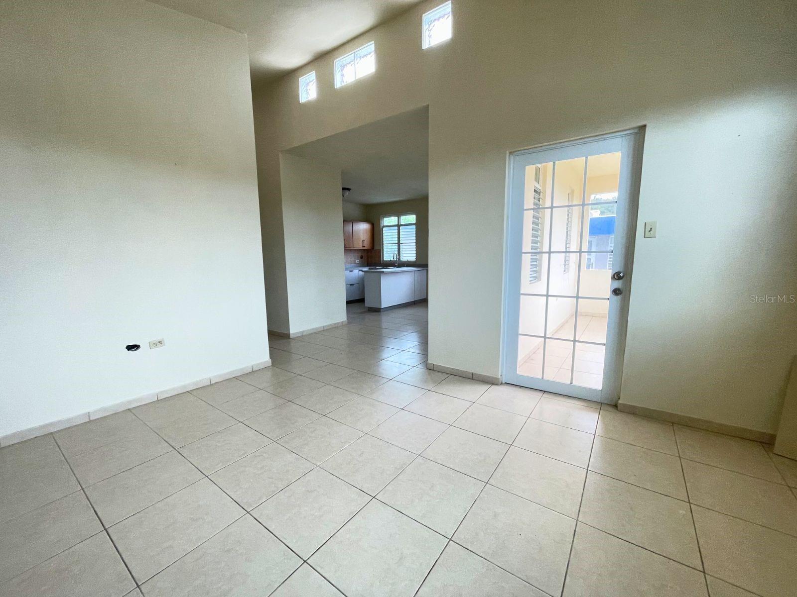 2ND FL SECTOR LA ROCA CALLE ORCA #124 FAJARDO, PR 00738