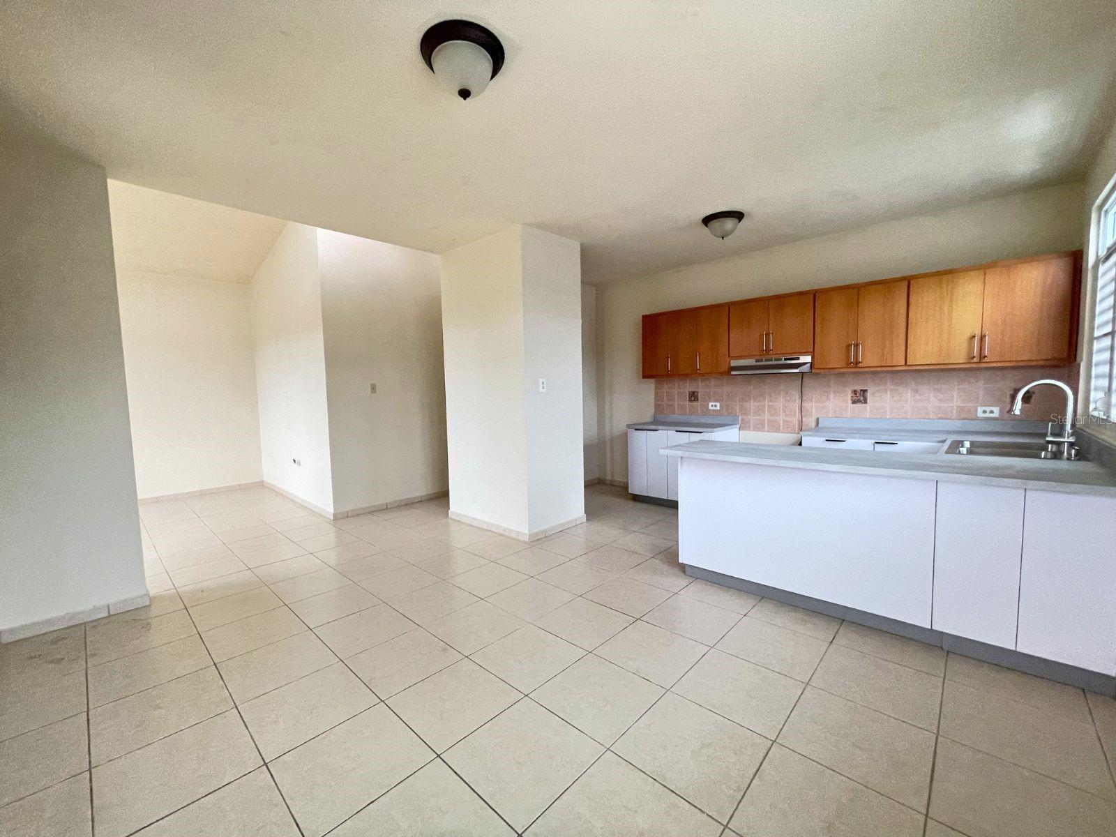 2ND FL SECTOR LA ROCA CALLE ORCA #124 FAJARDO, PR 00738