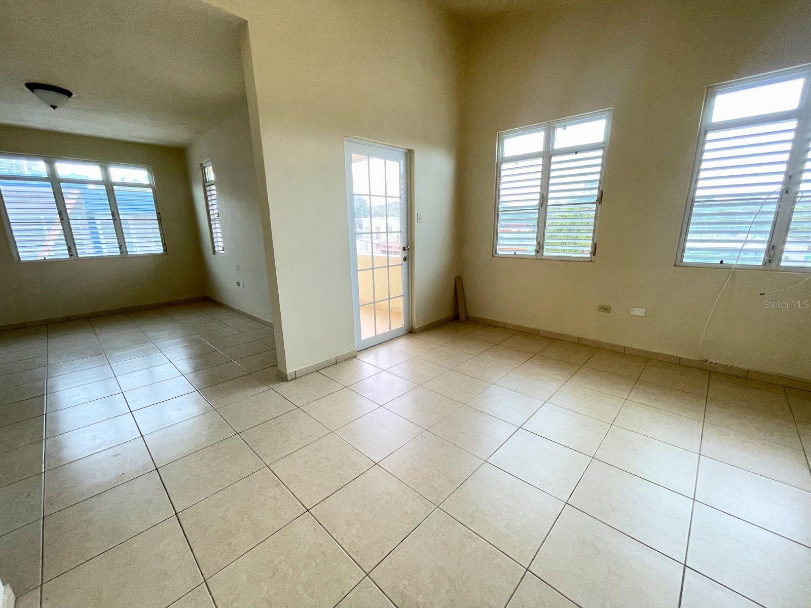 2ND FL SECTOR LA ROCA CALLE ORCA #124 FAJARDO, PR 00738