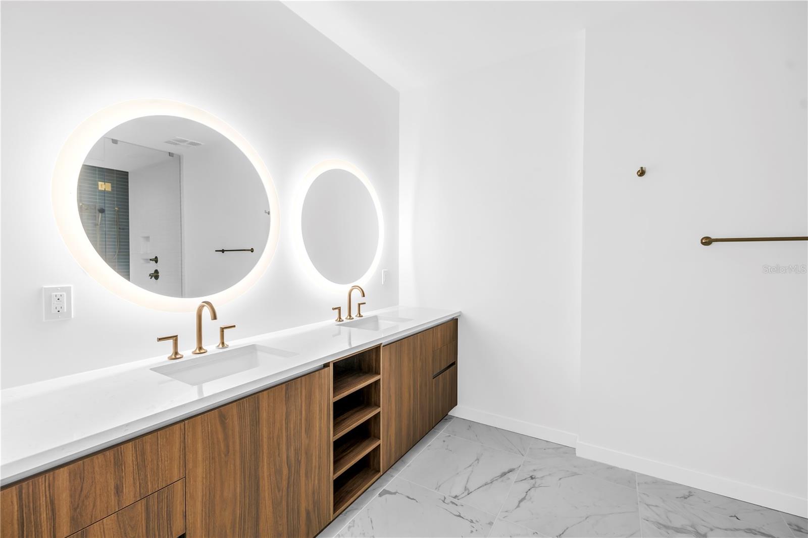 777 3RD Ave #1703 ST PETERSBURG, FL 33701