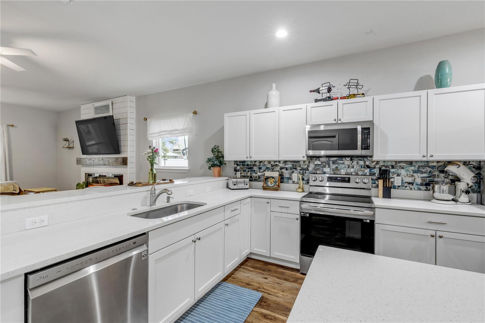 3330 WILLOW OAK Dr EDGEWATER, FL 32141