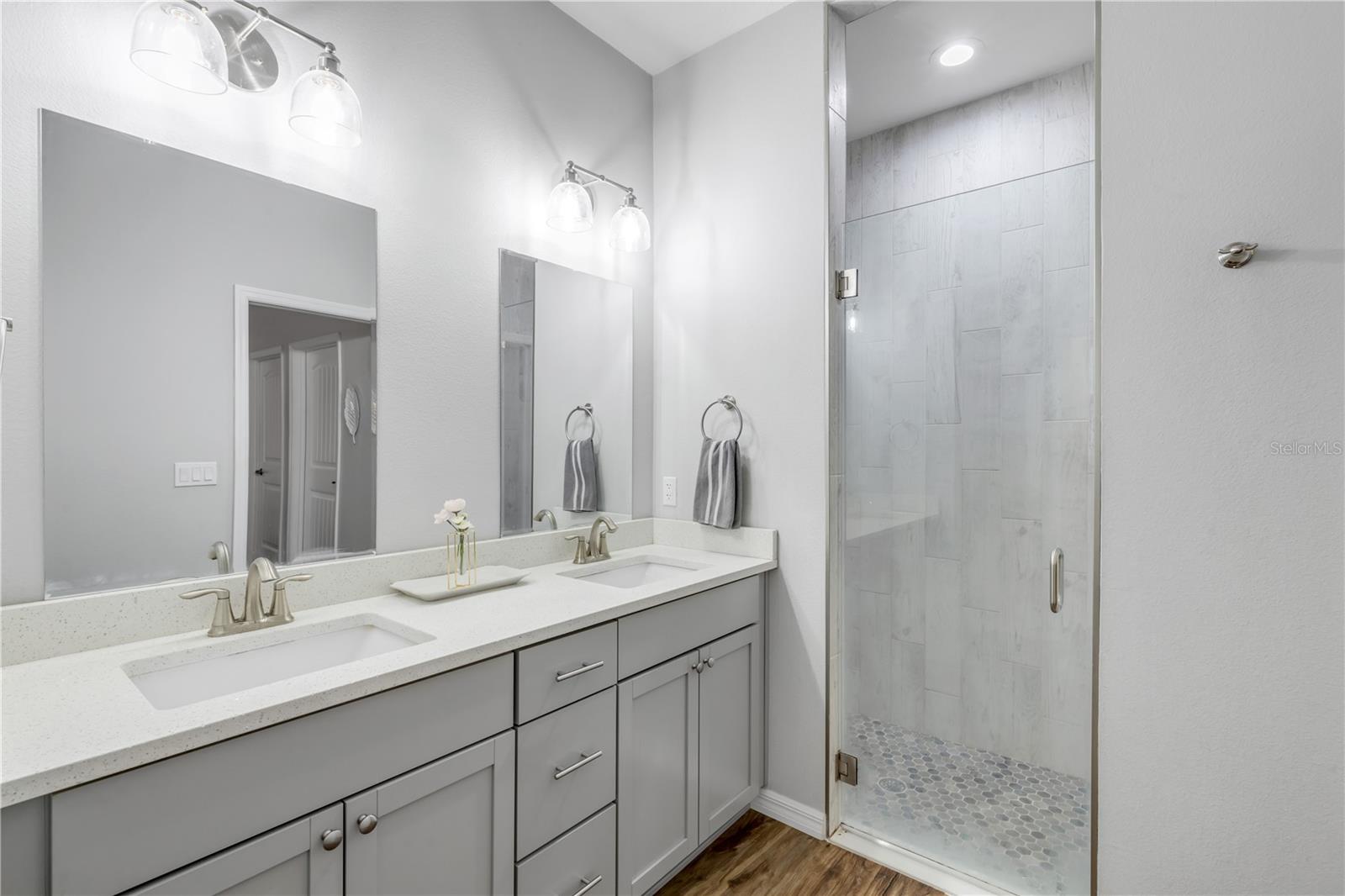 3330 WILLOW OAK Dr EDGEWATER, FL 32141