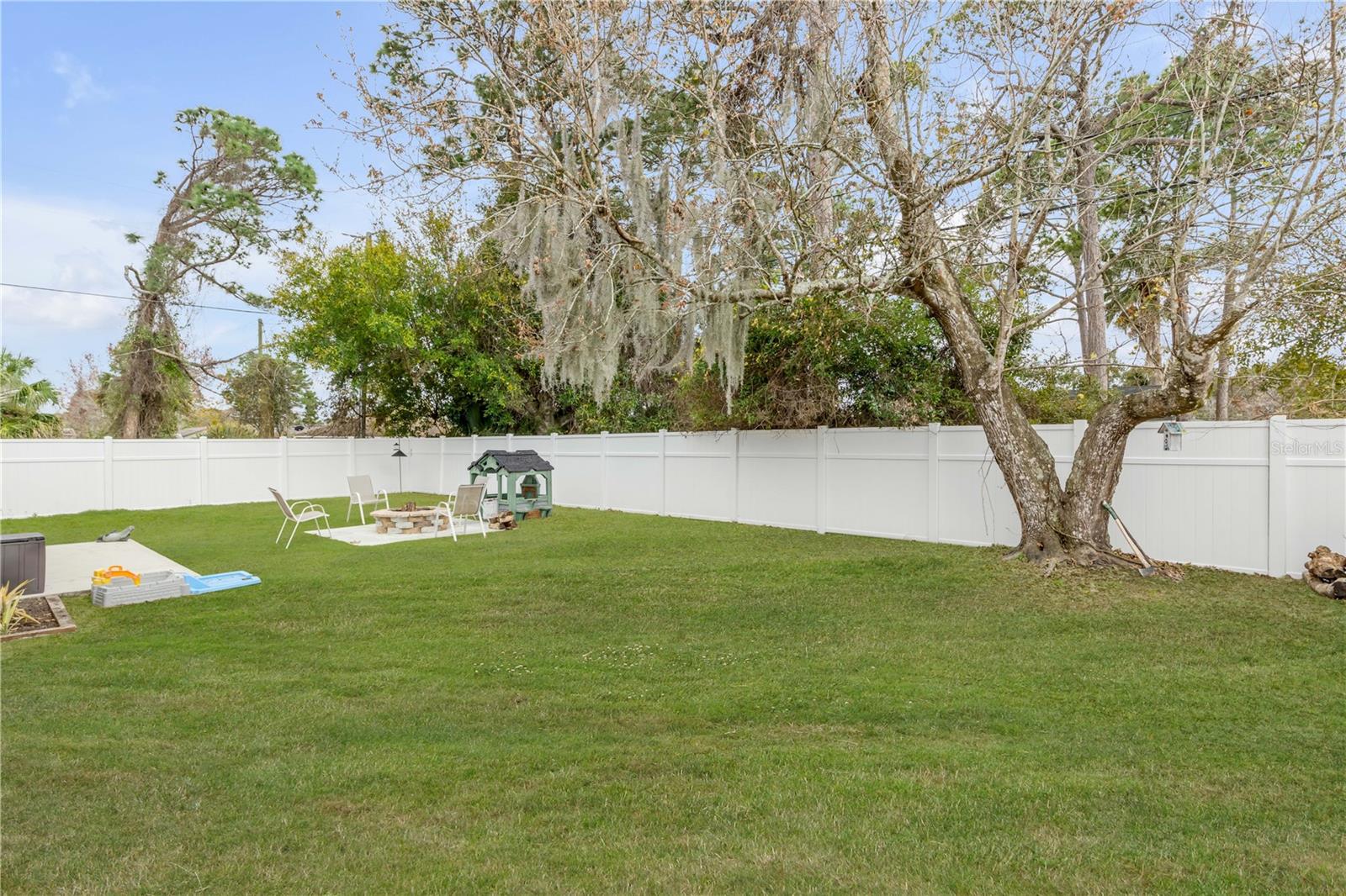 3330 WILLOW OAK Dr EDGEWATER, FL 32141