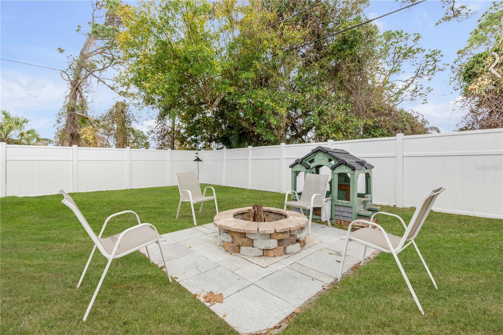 3330 WILLOW OAK Dr EDGEWATER, FL 32141