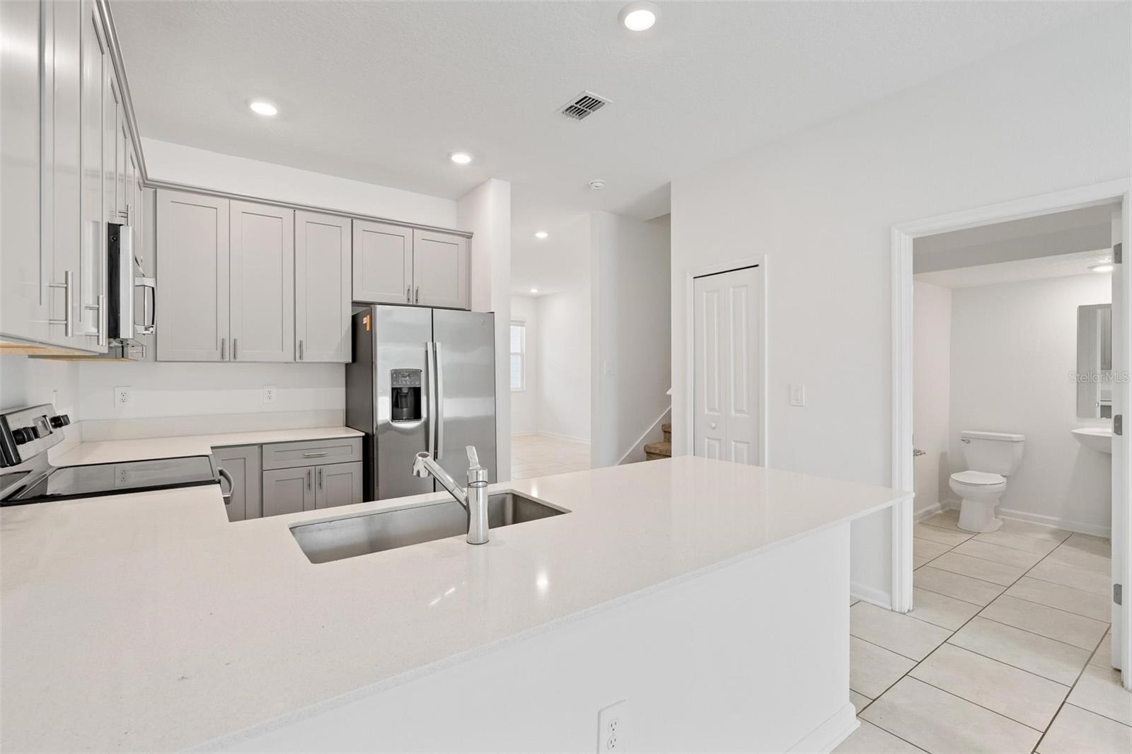 7693 STONE Crk Trl KISSIMMEE, FL 34747