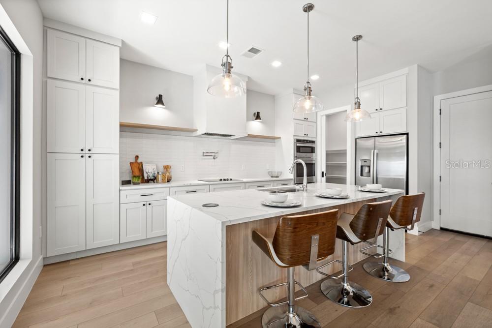 1217 CLOVERLAWN Ave ORLANDO, FL 32806