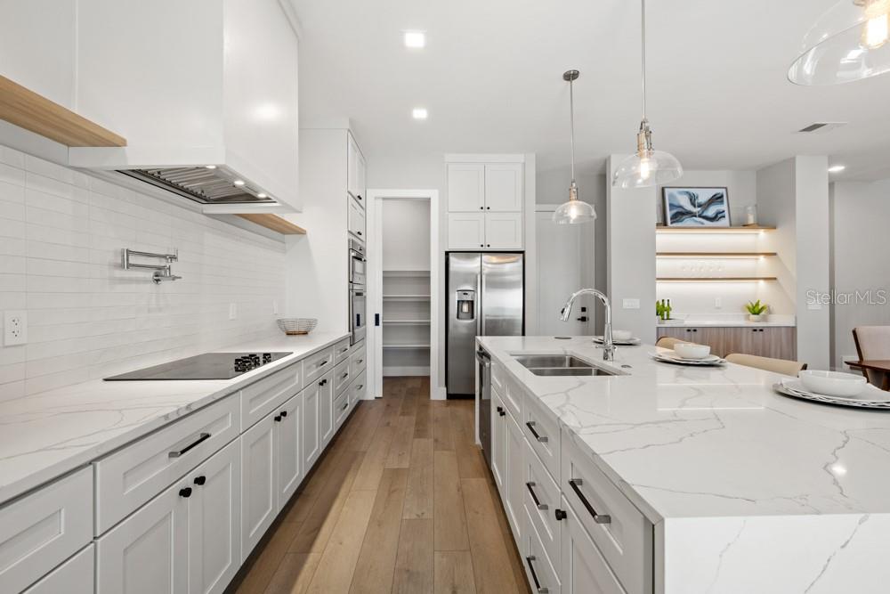 1217 CLOVERLAWN Ave ORLANDO, FL 32806