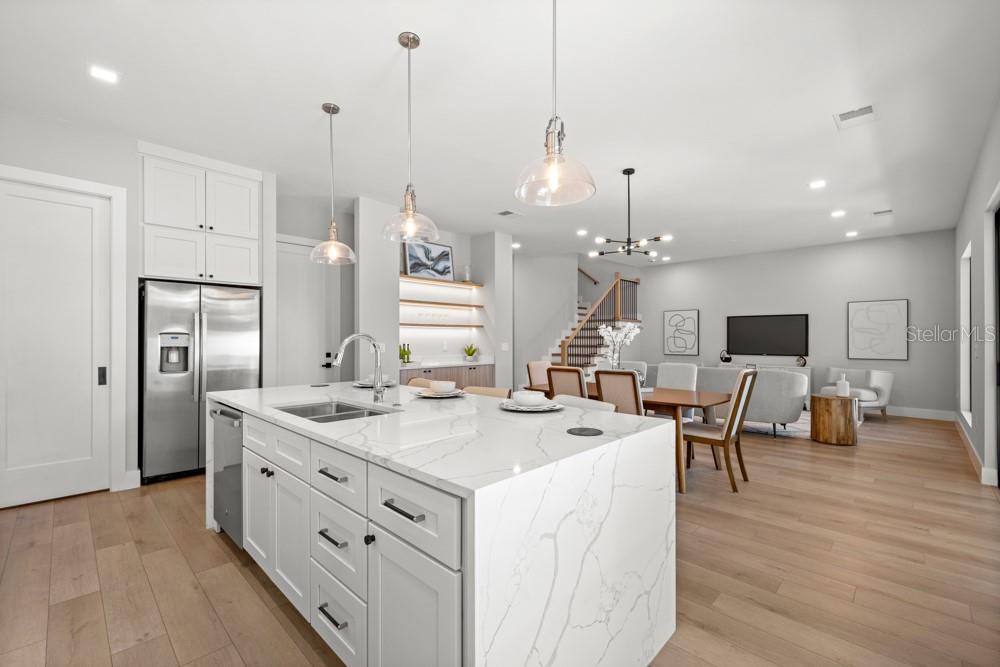 1217 CLOVERLAWN Ave ORLANDO, FL 32806