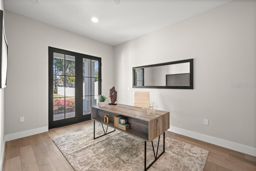 1217 CLOVERLAWN Ave ORLANDO, FL 32806