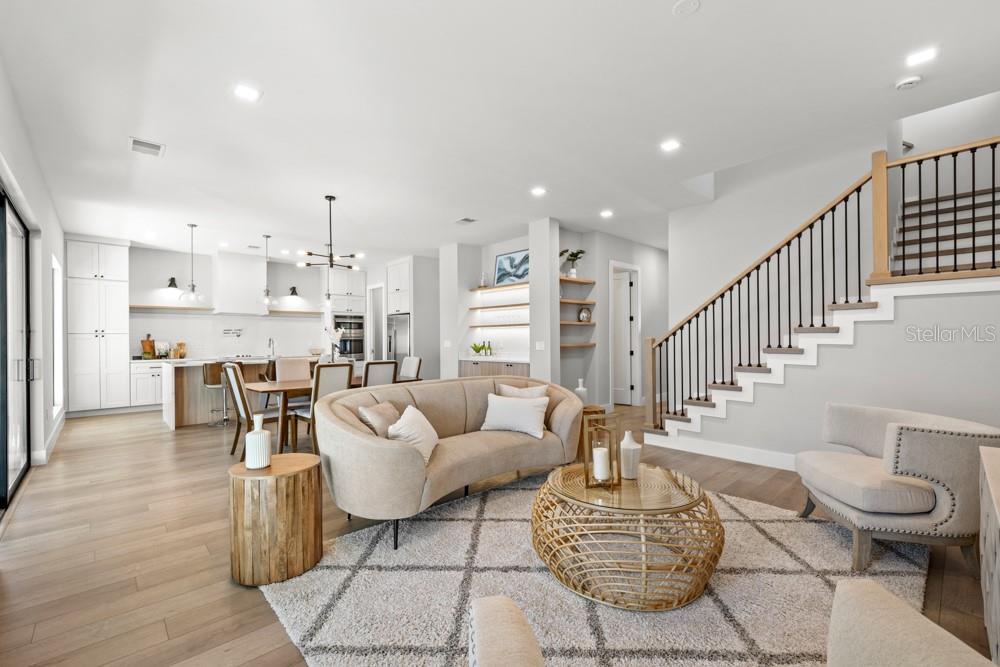 1217 CLOVERLAWN Ave ORLANDO, FL 32806