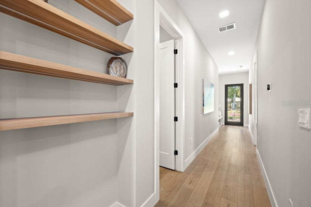 1217 CLOVERLAWN Ave ORLANDO, FL 32806