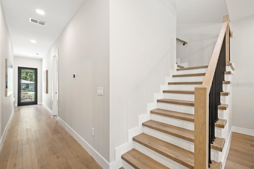 1217 CLOVERLAWN Ave ORLANDO, FL 32806