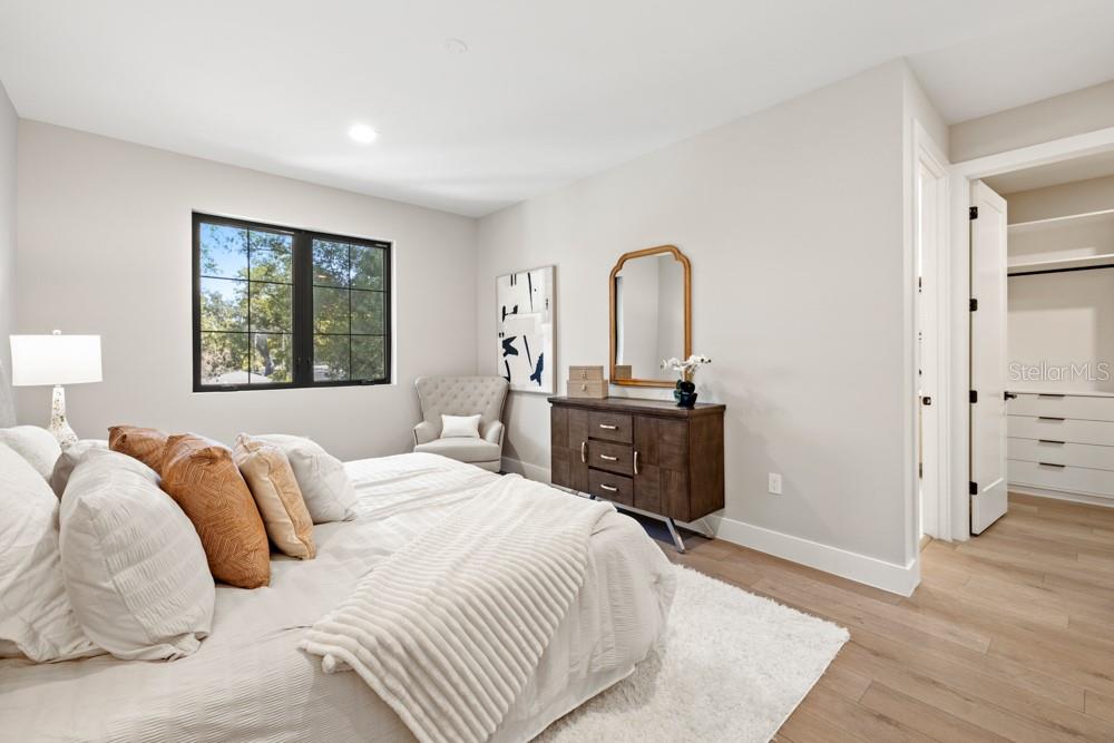 1217 CLOVERLAWN Ave ORLANDO, FL 32806