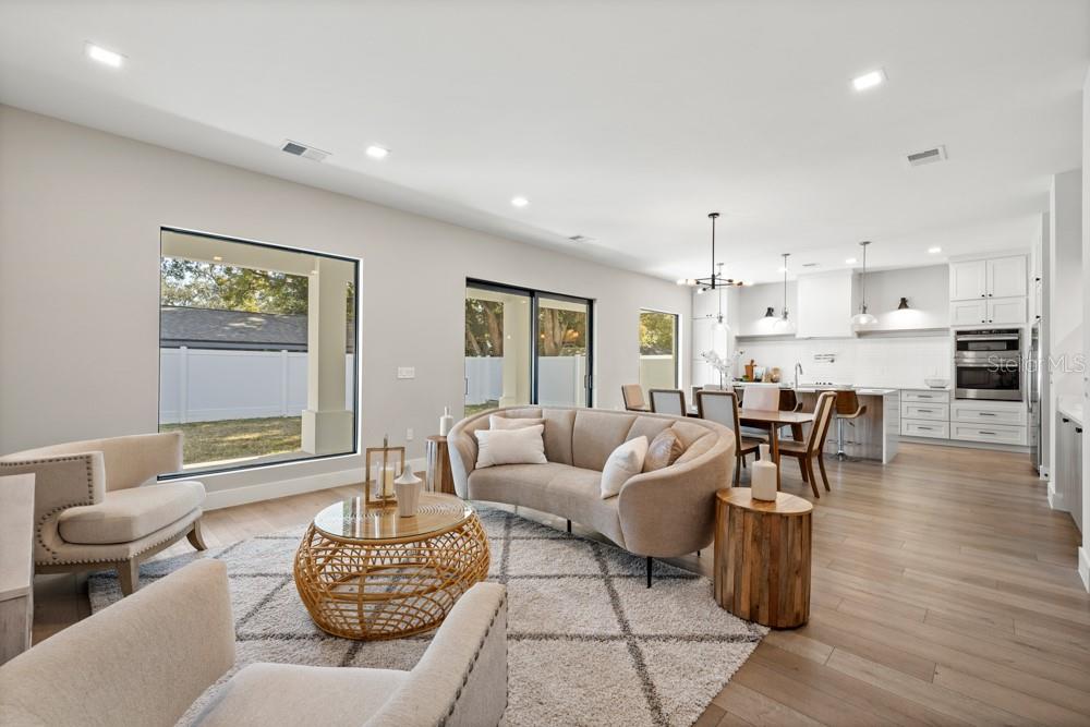 1217 CLOVERLAWN Ave ORLANDO, FL 32806