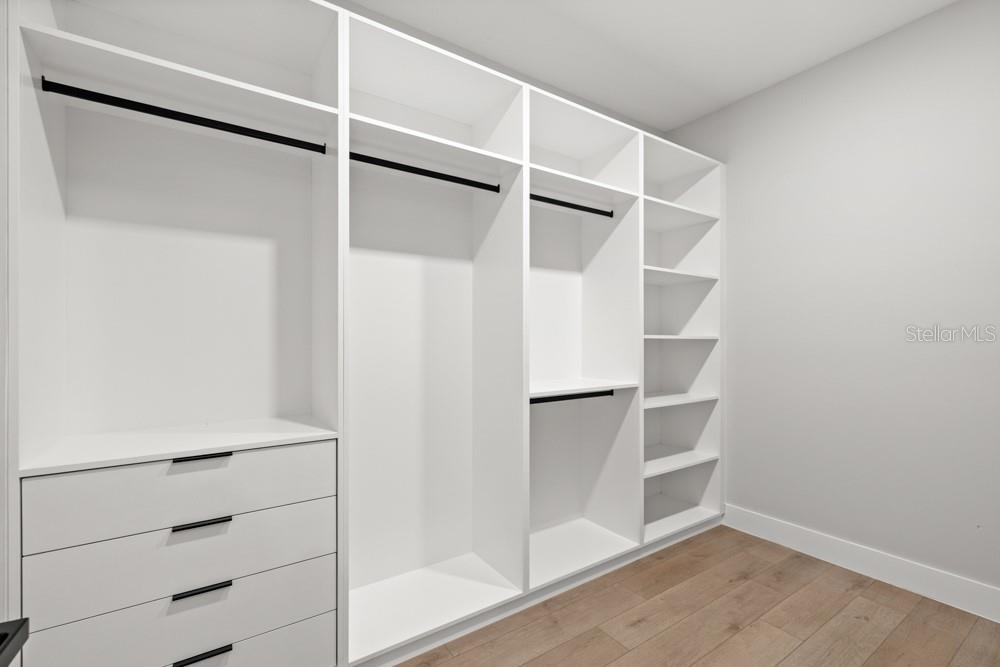 1217 CLOVERLAWN Ave ORLANDO, FL 32806