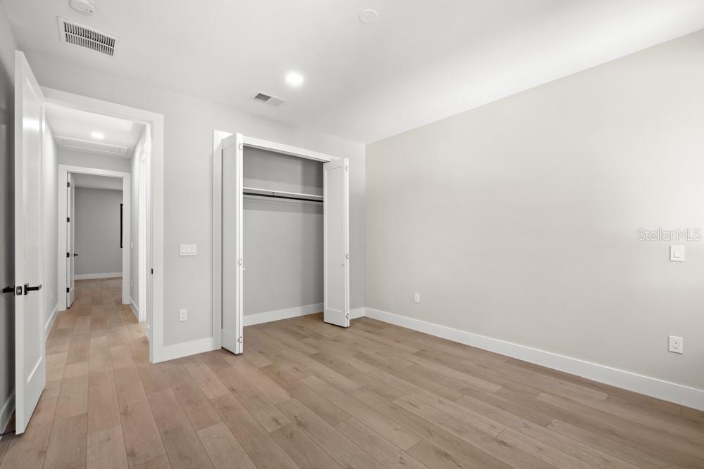 1217 CLOVERLAWN Ave ORLANDO, FL 32806