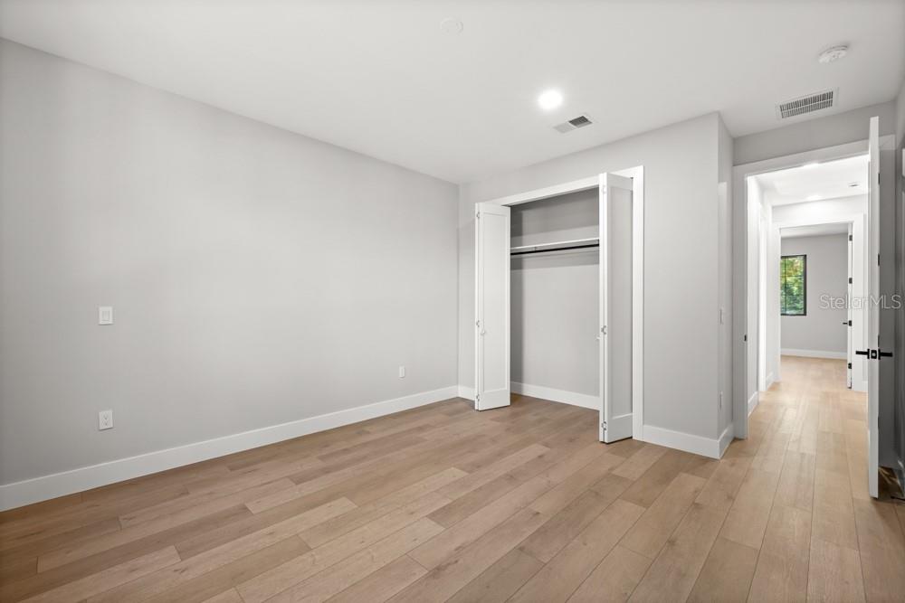 1217 CLOVERLAWN Ave ORLANDO, FL 32806