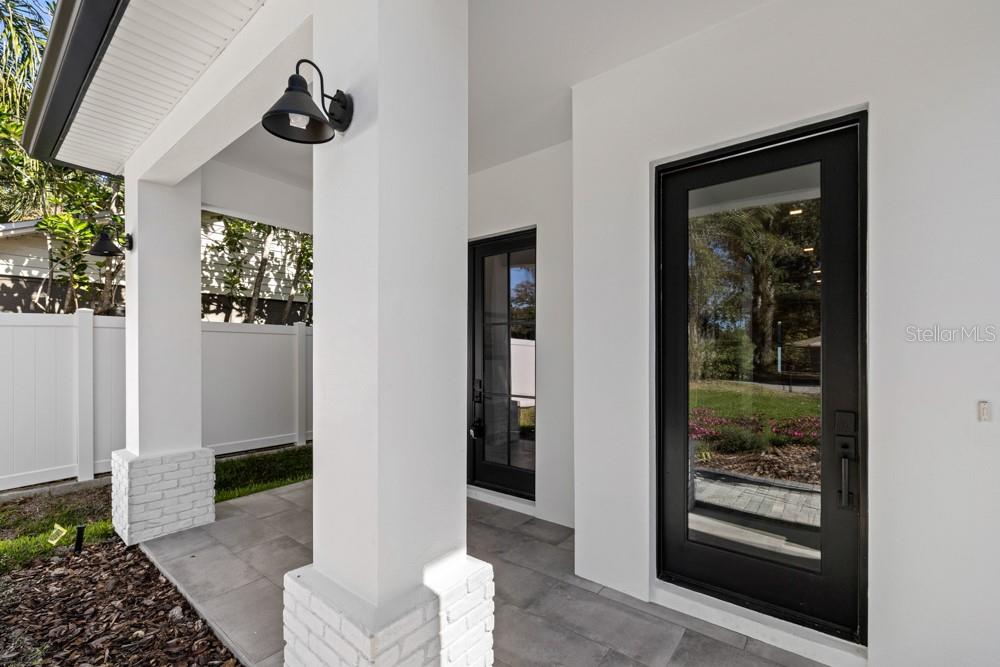 1217 CLOVERLAWN Ave ORLANDO, FL 32806